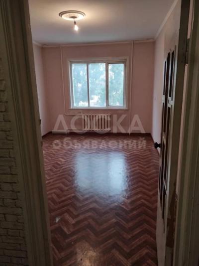 Продаю 1-комнатную квартиру, 46кв. м., этаж - 4/5, Мкр Учкун.