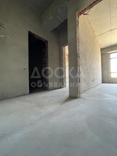 Продаю 1-комнатную квартиру, 44кв. м., этаж - 9/14, Магистраль/Пр Мира.