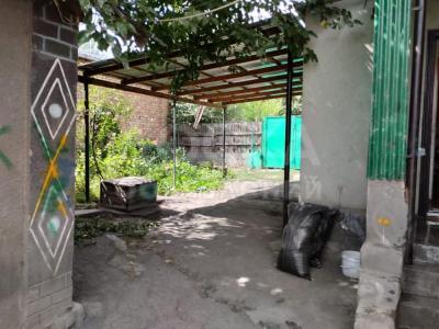 Продаю дом 4-ком. 62кв. м., этаж-1, 22-сот., стена саман, с.Садовое ул. 1-мая.