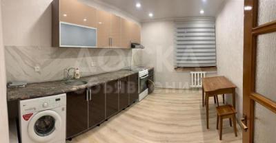 Продаю 1-комнатную квартиру, 43кв. м., этаж - 1/7, мкр Кок Жар.