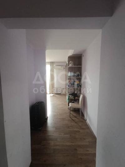 Продаю 3-комнатную квартиру, 142кв. м., этаж - 9/9, чуй/исанова.