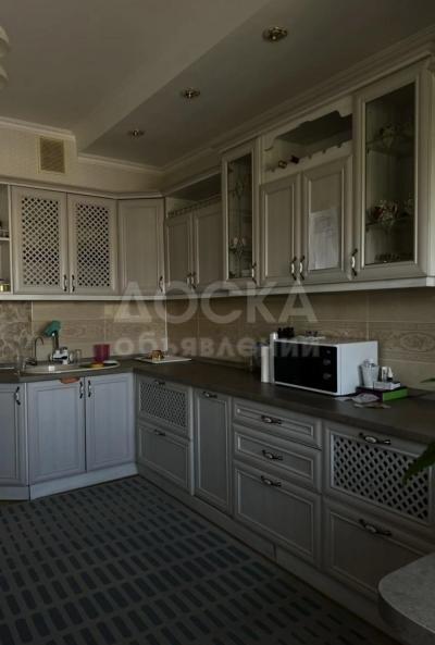 Продаю 4-комнатную квартиру, 105кв. м., этаж - 9/9, 11 мкр.