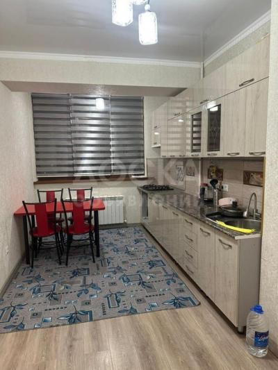 Продаю 1-комнатную квартиру, 40кв. м., этаж - 8/12, 5 мкр.