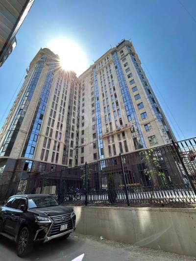 Продаю 3-комнатную квартиру, 138кв. м., этаж - 14/15, 7 мкр.