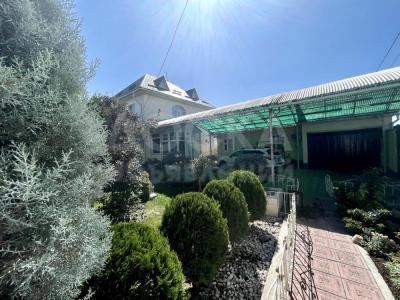 Продаю дом 5-ком. 150кв. м., этаж-2, 5-сот., стена кирпич, Льва Толстого/Достоевского.