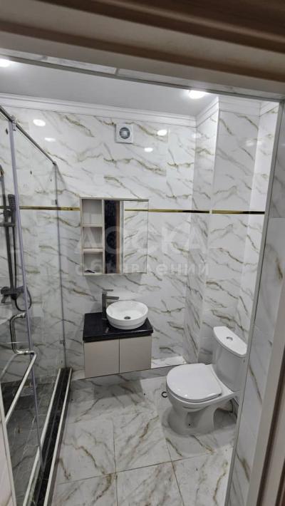 Продаю 2-комнатную квартиру, 56кв. м., этаж - 4/12, кок-жар мкр.