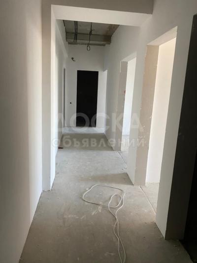 Продаю 3-комнатную квартиру, 89кв. м., этаж - 2/13, Политех .