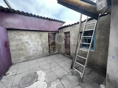 Продаю дом 6-ком. 110 кВ м жилая площадь кв. м., этаж-1, 8.5 гектар-сот., стена кирпич, Кызыл Аскерская 42.