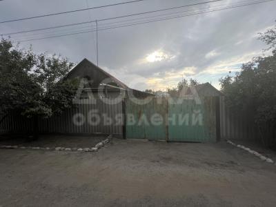 Продаю дом 6-ком. 110 кВ м жилая площадь кв. м., этаж-1, 8.5 гектар-сот., стена кирпич, Кызыл - Аскерская 42.