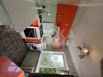 Продаю 3-комнатную квартиру, 58кв. м., этаж - 3/4, 6 мкр.