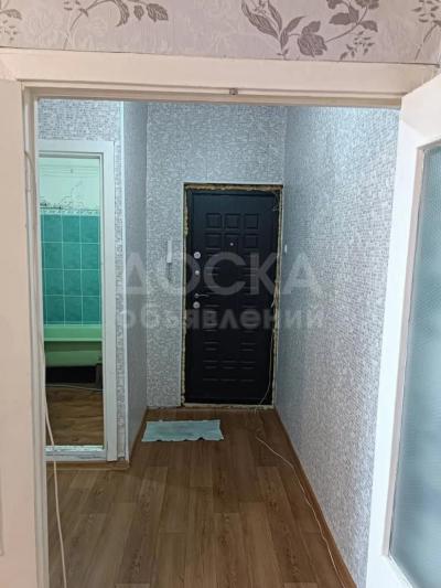 Продаю 1-комнатную квартиру, 33кв. м., этаж - 6/9, 11 микрорайон.