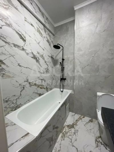 Продаю 1-комнатную квартиру, 42кв. м., этаж - 9/12, Асанбай.