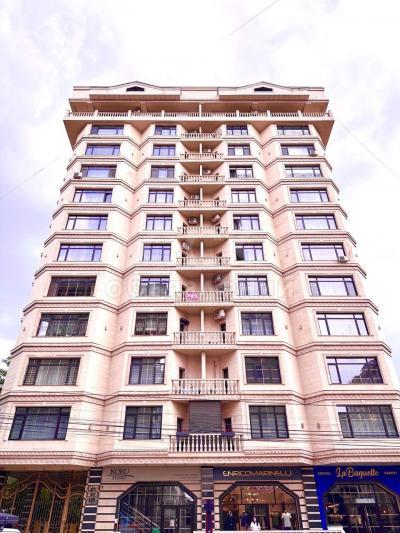 Продаю 3-комнатную квартиру, 135кв. м., этаж - 5/12, Боконбаева / Раззакова.