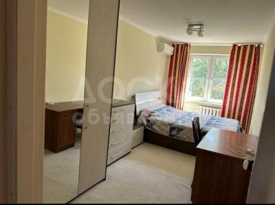 Продаю 3-комнатную квартиру, 58кв. м., этаж - 5/5, 8 мкр.