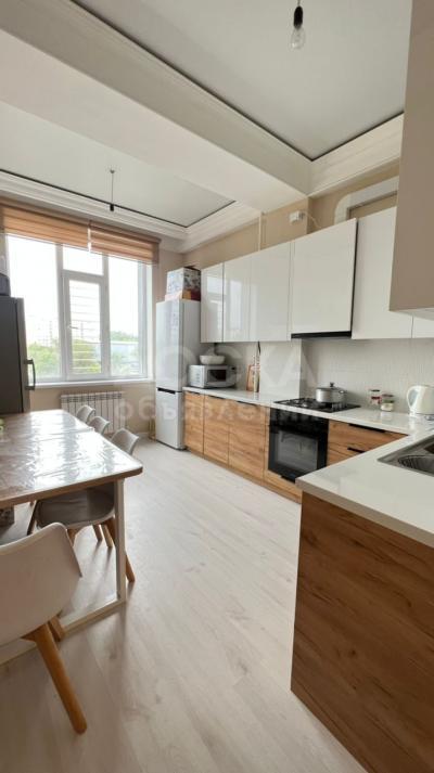 Продаю 2-комнатную квартиру, 71кв. м., этаж - 4/10, Золотой квадрат .