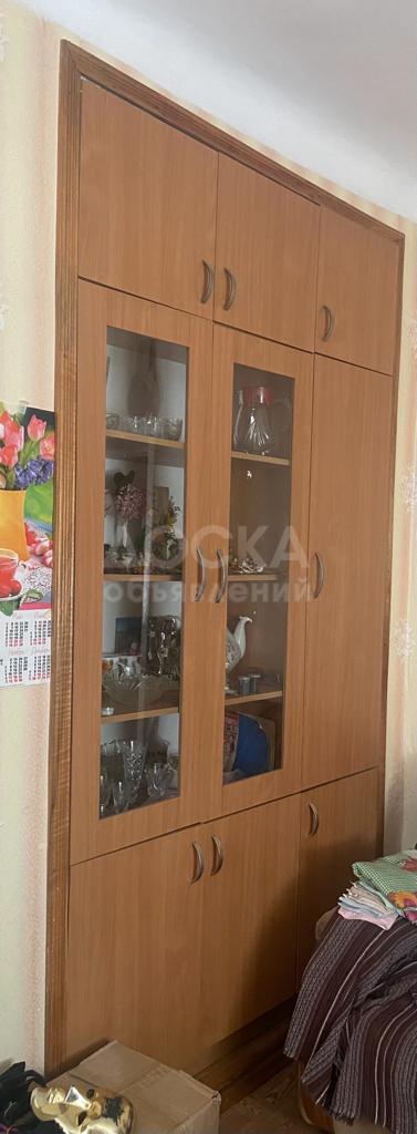 Продаю посудный шкаф, с антрессолью
