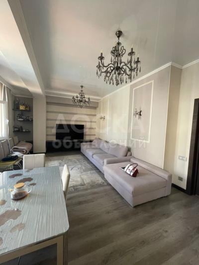 Продаю 4-комнатную квартиру, 170кв. м., этаж - 5/12, тц ала арча.