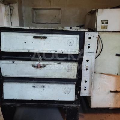 продаются электромясорубка, холодильники, разделочные доски, сейфы, столы, для интернет кафе  все что на фото.