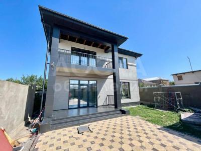 Продаю дом 5-ком. 260кв. м., этаж-2, 4-сот., стена кирпич, Арча-Бешик.