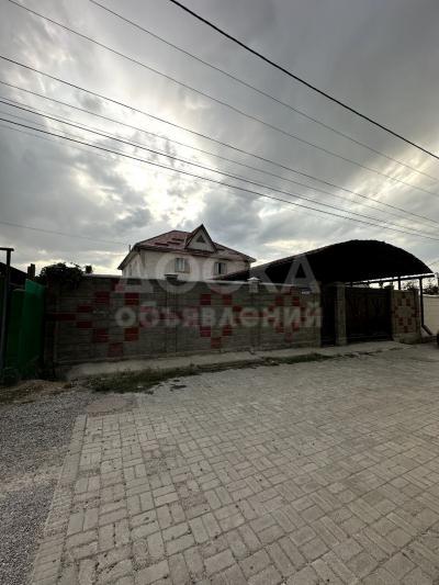 Продаю дом 11-ком. 228кв. м., этаж-2, 5.8-сот., стена кирпич, Таатан.