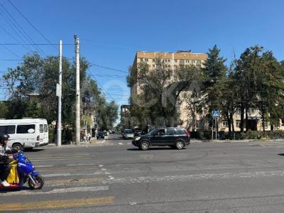 Продаю 2-комнатную квартиру, 72кв. м., этаж - 12/13, Абая/Ахунбаева.