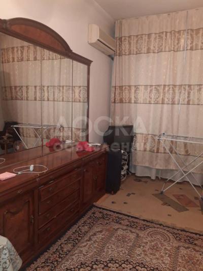 Продаю 2-комнатную квартиру, 43кв. м., этаж - 2/3, просп. Манаса/Киевская.