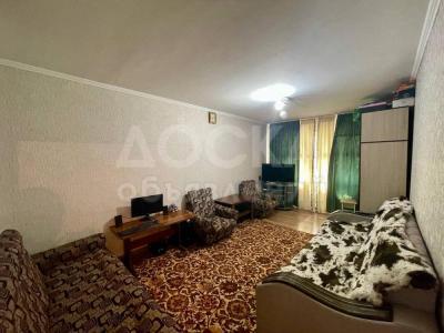 Продаю 1-комнатную квартиру, 34кв. м., этаж - 2/5, 10 МКР.