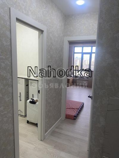 Продаю 2-комнатную квартиру, 67кв. м., этаж - 9/10, мкр. Аламедин-1.