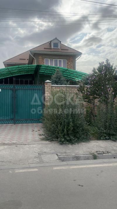 Продаю дом 6-ком. 270кв. м., этаж-3, 5-сот., стена кирпич,  Алма атинская/Л. Толстогo.