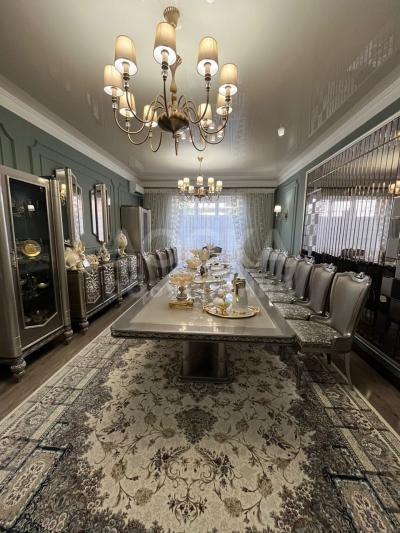 Продаю дом 5-ком. 280кв. м., этаж-2, 4-сот., стена кирпич, арча бешик.