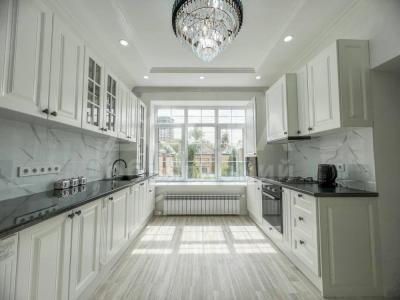 Продаю дом 7-ком. 430кв. м., этаж-2, 5-сот., стена кирпич, село Кок-Жар.