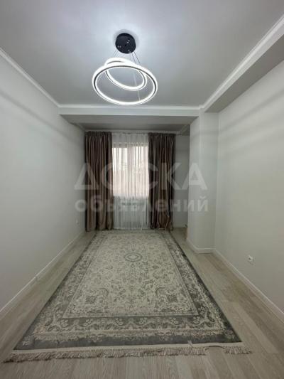 Продаю 2-комнатную квартиру, 64кв. м., этаж - 5/9, р-он Филармонии.