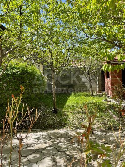 Продаю дом 6и более-ком. 150кв. м., этаж-2, 4-сот., стена кирпич,  Магистраль/ Бакаева.