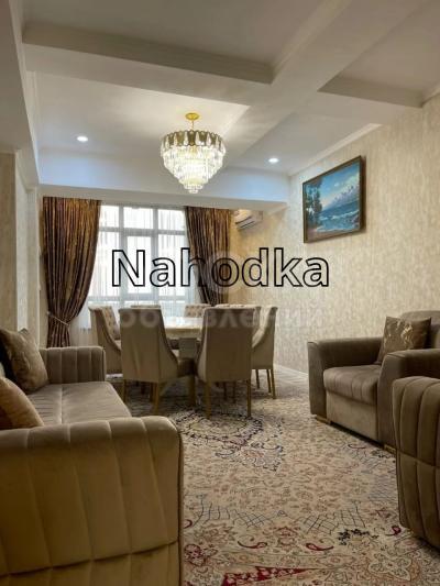 Продаю 4-комнатную квартиру, 120кв. м., этаж - 10/10, мкр. Аламедин-1.