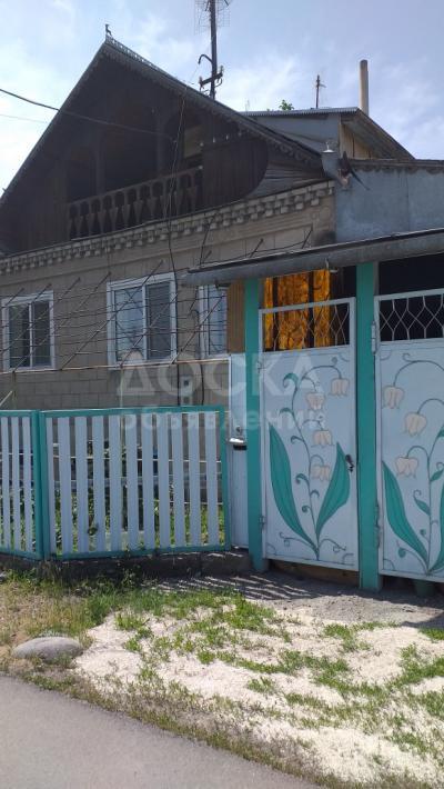 Продаю дом 5-ком. 110кв. м., этаж-1, 8-сот., стена кирпич, с. Восток.