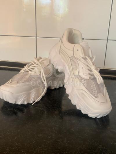 Продам кроссовки.