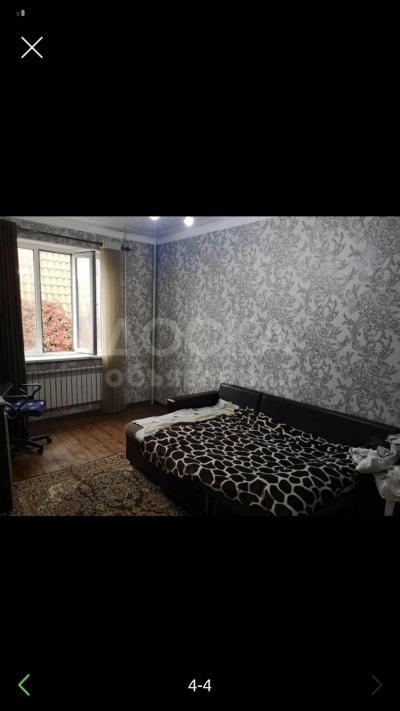 Продаю 1-комнатную квартиру, 35кв. м., этаж - 2/3, КНУ.