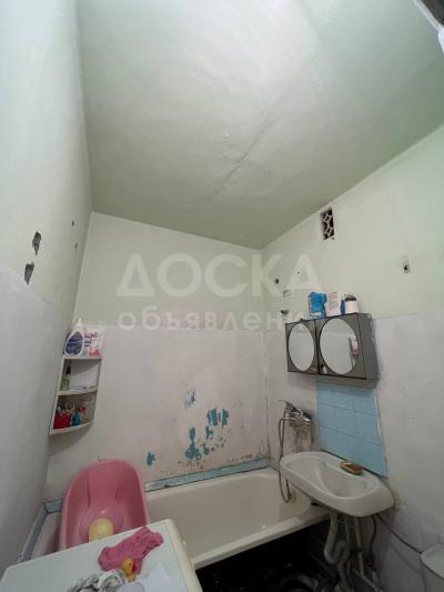 Продаю 1-комнатную квартиру, 33кв. м., этаж - 8/9, 11 мкрн.