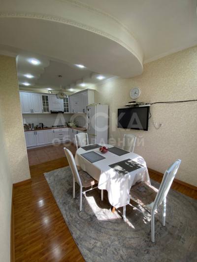 Продаю таунхаус 4-ком. 155кв. м., этаж-2, 4-сот., стена кирпич, Верхний джал  А.Масалиева/ А.Бакаева  .