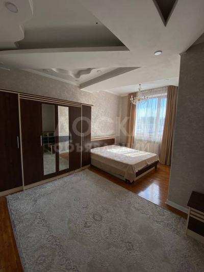 Продаю таунхаус 4-ком. 155кв. м., этаж-2, 3-сот., стена кирпич, Джал.