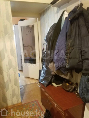 Продаю 1-комнатную квартиру, 35кв. м., этаж - 3/9, Юг 2.