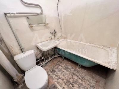 Продаю 3-комнатную квартиру, 58кв. м., этаж - 4/4, 7мкр .