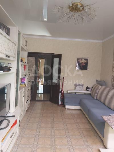 Продаю 2-комнатную квартиру, 53кв. м., этаж - 2/5, мик-он Аламедин-1.