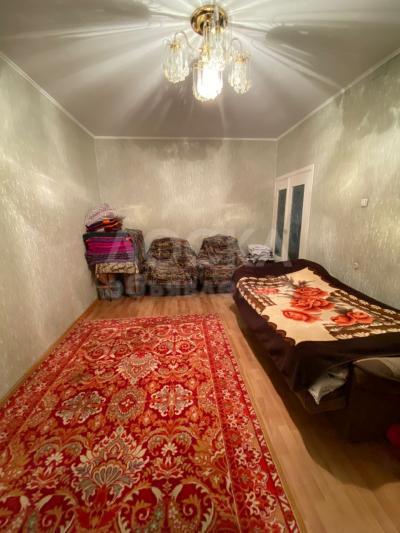 Продаю 1-комнатную квартиру, 40кв. м., этаж - 8/9, 5 мкр.