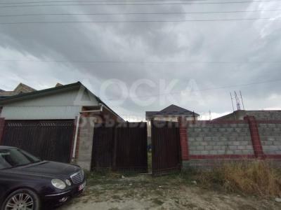 Продаю дом 3-ком. 58кв. м., этаж-1, 5,3-сот., стена кирпич, м-н Достук, ул. Мурас Плюс.