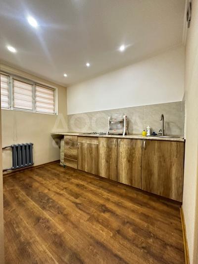 Продаю 1-комнатную квартиру, 40кв. м., этаж - 2/9, Московская /Правда.