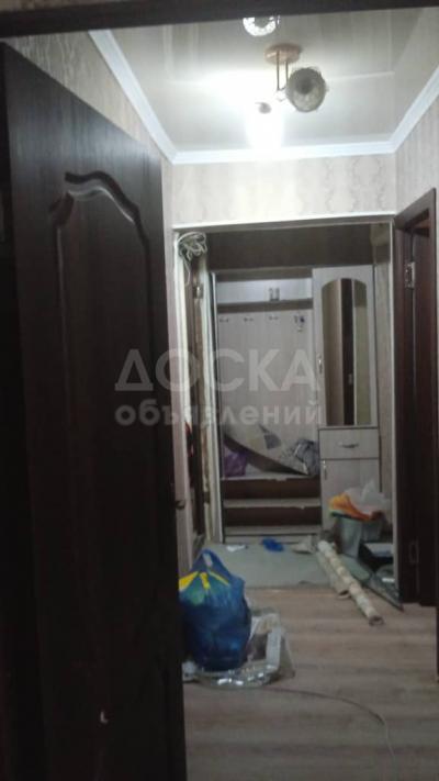 Продаю 2-комнатную квартиру, 42кв. м., этаж - 3/4, 6 мкр.