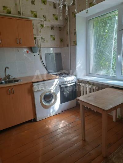 Продаю 1-комнатную квартиру, 34кв. м., этаж - 1/5,  по Кольбаева.