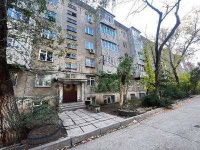 Продаю 2-комнатную квартиру, 43кв. м., этаж - 5/5, мкр Кок Жар.