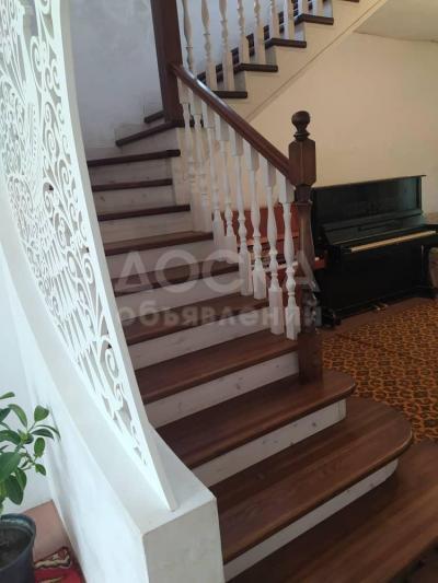 Продаю дом 5-ком. 107кв. м., этаж-2, 4-сот., стена кирпич, С. Восток, ул. Береговая, 25 а.